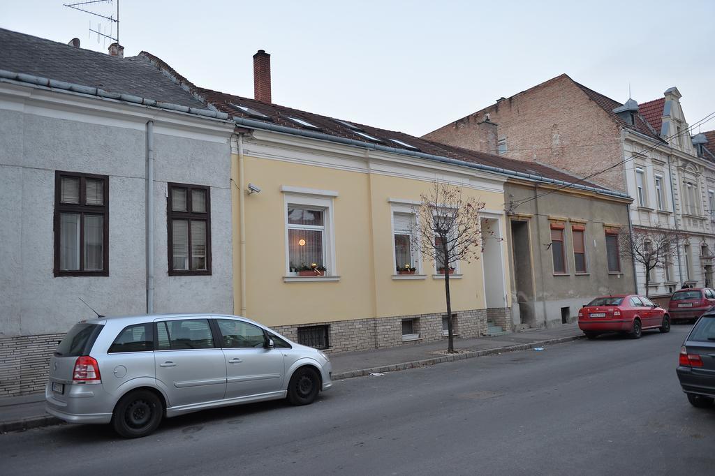Sopron Eszter Apartman Rom bilde